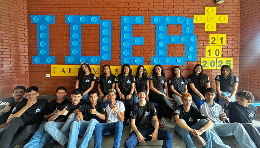 Turma da 3ª série do CEM Benjamim José de Almeida