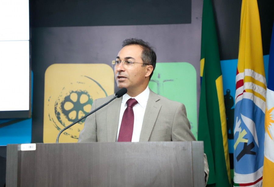 Prefeito destaca ações do Executivo durante sessão solene