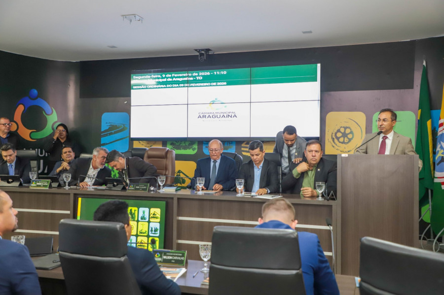Prefeito Wagner Rodrigues durante discurso na Câmara Municipal