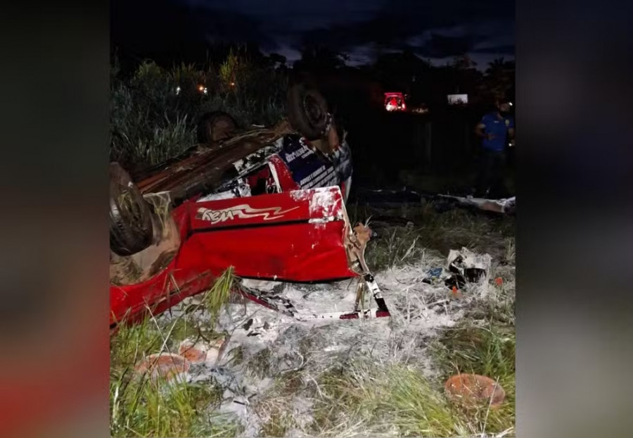 Homem de 27 anos é encontrado morto após carro capotar na TO-164 — Foto: Divulgação/Corpo de Bombeiros