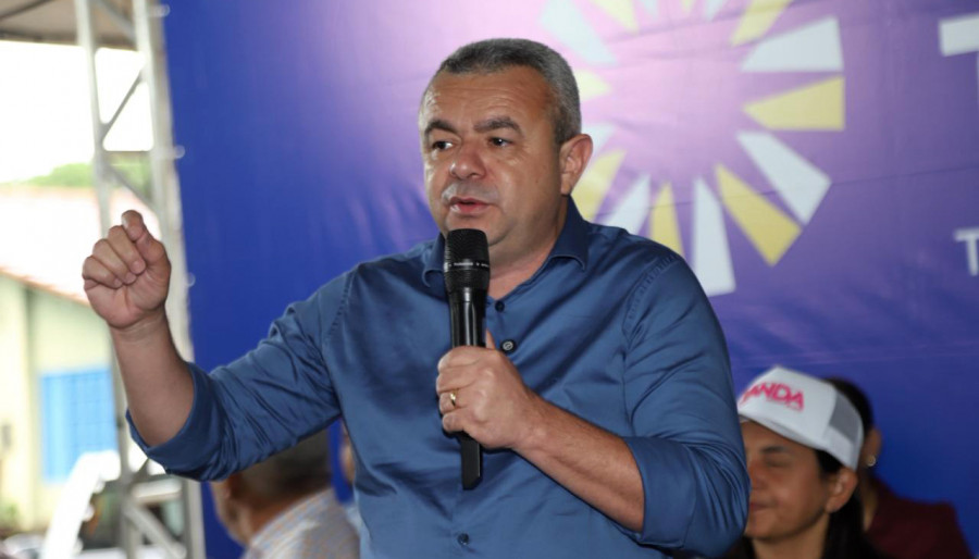  Prefeito de Porto Nacional, Ronivon Maciel, acompanhou a entrega da reforma e ampliação da Escola Estadual Brasil e ressaltou a importância da obra para a comunidade local