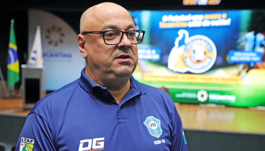 Presidente da Comissão Estadual de Arbitragem, Adriano Carvalho, foi homenageado por sua contribuição ao esporte e comentou sobre a valorização dos profissionais da arbitragem.