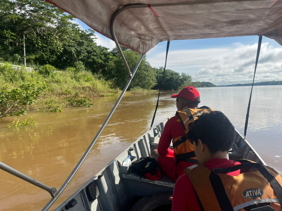 Equipes do Corpo de Bombeiros realizaram buscas por oito dias no Rio Tocantins, com apoio de populares e da Defesa Civil, mas menina não foi encontrada.