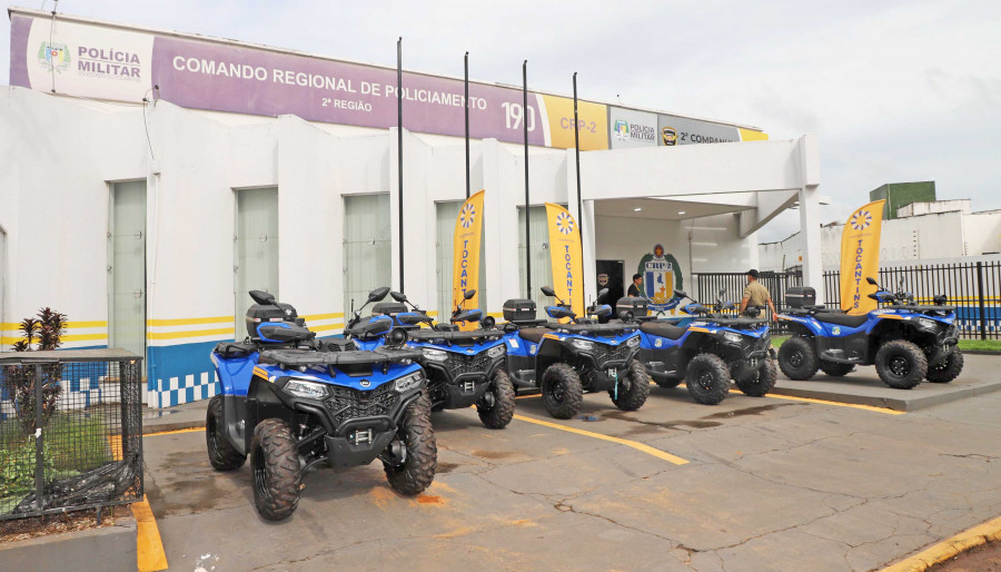 Ainda foram entregues quadriciclos para atender às demandas do Comando Regional de Policiamento da 2ª Região —  Foto: Esequias Araújo/Governo do Tocantins 