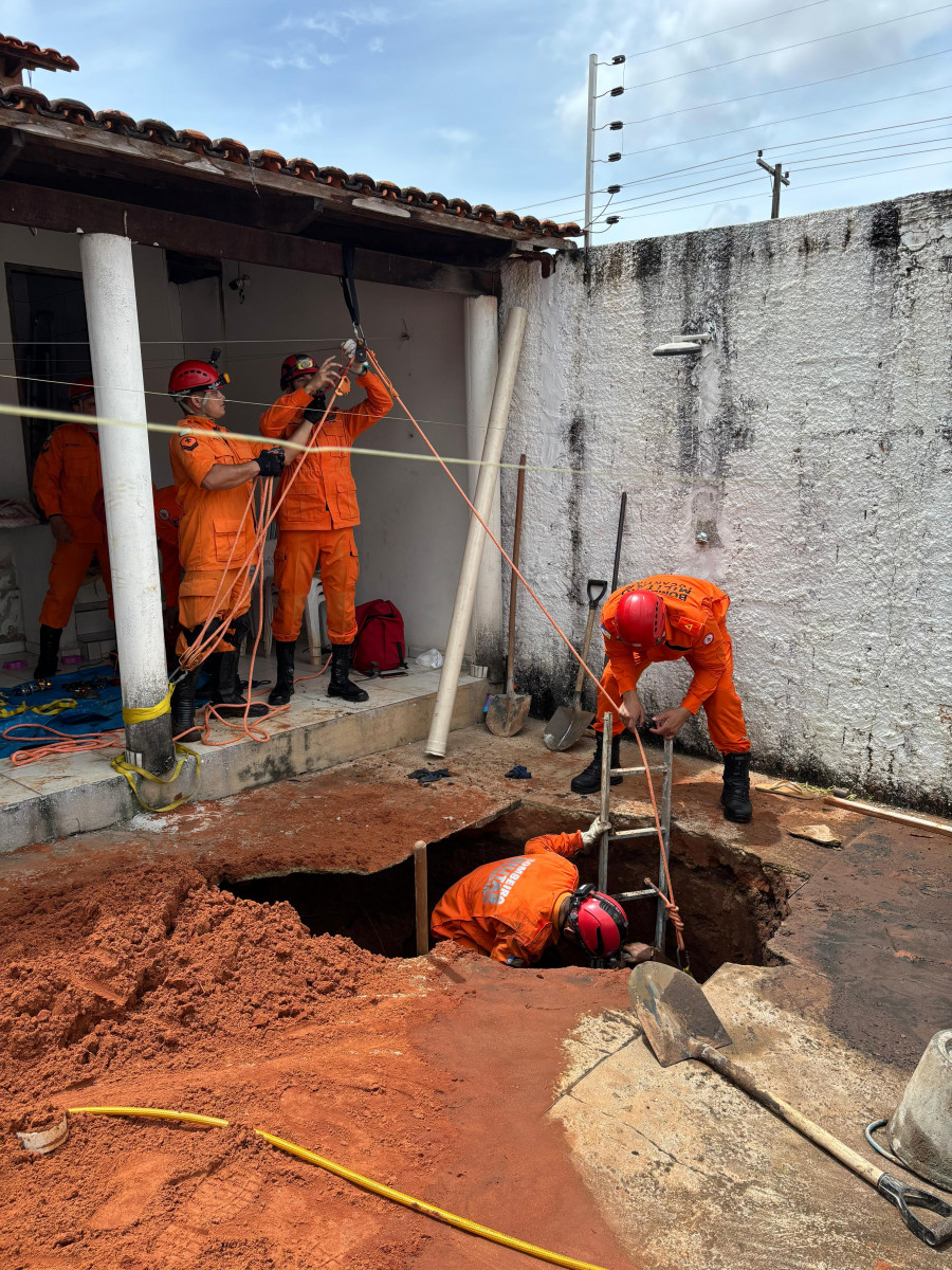 Toda a operação durou cerca de 50 minutos, e a área foi isolada após o resgate. Foto: Divulgação Bombeiros