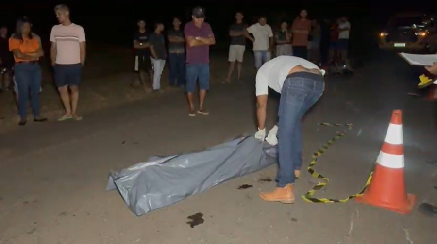 Equipes do SAMU, Polícia Militar e Polícia Científica estiveram no local para atendimento e perícia após o acidente.