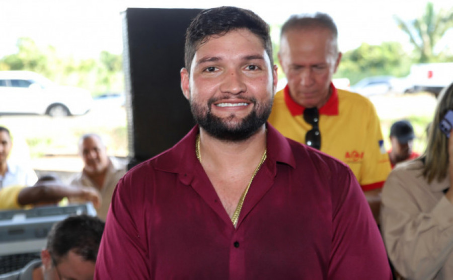  Prefeito de Ananás, Robson Pereira da Silva, ressaltou a importância das obras para o desenvolvimento do município e melhoria da mobilidade na região - Ademir dos Anjos/Governo do Tocantins