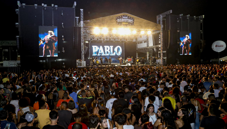 Shows nacionais de Pablo e Zé Vaqueiro movimentaram a Praça dos Girassóis durante abertura da programação da Agrotins 2026 Foto: Márcio Vieira/Governo do Tocantins