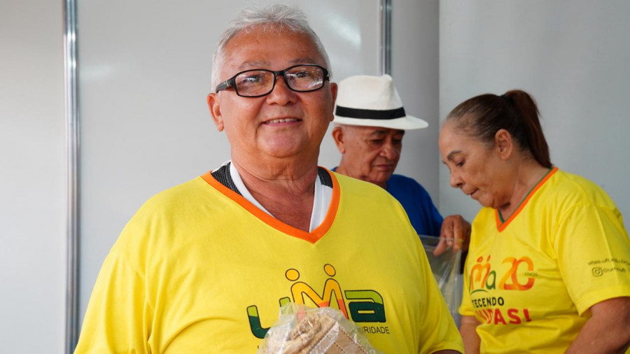 : Francisco Pereira de Sousa, aluno da Universidade da Maturidade (UMA), participou da oficina sobre reaproveitamento criativo e técnicas artesanais sustentáveis