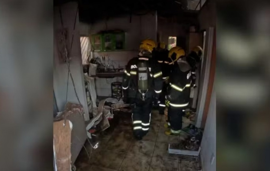 //araguainanoticias.com.br/imagem/0/0/35928/corpos-foram-localizados-no-interior-da-residencia.jpg