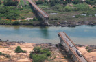 Ponte que liga Estreito (MA) e Aguiarnópolis (TO) desabou na tarde deste domingo (22). 