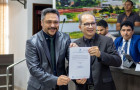 Durante a sessão, o presidente Max Fleury  realizou a posse do suplente de vereador Professor José da Guia 