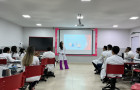 Estudantes durante aula prática no curso de Medicina do Unitpac 