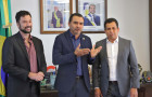 Governador Wanderlei Barbosa, em seu gabinete, durante o anúncio da oferta de 240 vagas em cursos de pós-graduação para professores da rede pública;