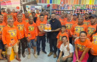 Funcionários, pintores e colaboradores celebram juntos os três anos da Mega Cores com festa, bingo e muita gratidão.