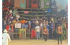 Parte da arquibancada desabou durante a apresentação 
