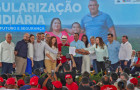 Governador Wanderlei Barbosa e presidente Luiz Inácio Lula da Silva assinam, em Araguatins, acordo que garante ao Tocantins a gestão fundiária de 1,9 milhão de hectares de terras da União