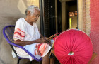 Dona Regina de 102 anos desenvolve bordado de labirinto