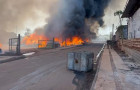 Grande incêndio consome depósito de materiais recicláveis