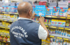 Equipe técnica da área de Qualidade da Agência de Metrologia faz fiscalização no comércio de material escolar