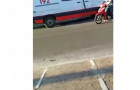 Adolescente de 14 anos é esfaqueado na cabeça em frente a colégio estadual e é socorrido em estado grave.