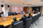 Deputado Amélio Cayres (presidente da Aleto), deputado Eduardo do Dertins, secretário Fábio Vaz (Seduc) e representantes da Unirg e Associação Comercial de Colinas durante reunião que discutiu a implantação dos cursos de Medicina em Colinas e Araguatins.