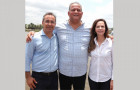 Prefeito Wagner Rodrigues, ao lado da senadora Dorinha e do senador Eduardo Gomes, durante agenda em Araguaína que marcou a entrega de obras, anúncio de investimentos e fortalecimento de alianças políticas no Tocantins.