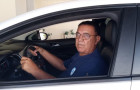 O servidor público aposentado, Natal Costa, já completou seus 60 anos e, mesmo nessa idade, ele consegue dirigir normalmente para resolver as coisas do dia a dia e também aproveitar momentos de lazer com a família e os amigos