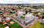 O investimento planejado é de quase R$ 50 milhões e as obras devem começar em maio de 2026, com previsão de conclusão de 36 meses. Um dos diferenciais do Flor de Lins é a localização centralizada, na Rua Paulino Pereira, no Setor São Miguel, a poucos minu