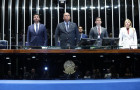 A homenagem foi proposta pelo senador Eduardo Gomes, que destacou a importância da universidade como pilar da educação pública no estado e como um dos principais vetores de transformação regional.