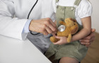 A saúde infantojuvenil abrange ações de proteção, prevenção e recuperação que visam ao pleno desenvolvimento físico, mental e social até os 19 anos de idade.