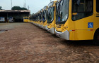 Ônibus no estacionamento da empresa, durante a paralisação do transporte coletivo em Araguaína.