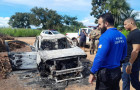 Carro furtado foi encontrado incendiado e completamente destruído em área de chácaras nas proximidades do Setor Lago Sul, em Araguaína