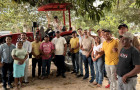 Entrega de trator agrícola para a comunidade do P.A Natal, em Araguatins.