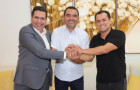 Deputado Marcus Marcelo, vereador Lucas Campelo e governador Wanderlei Barbosa durante reunião que consolidou a parceria política
