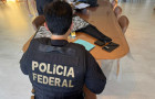 Policiais federais durante cumprimento de mandados da Operação Palavra-Chave em Araguaína