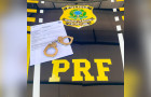 Abordagem da PRF na BR-153 durante fiscalização que resultou no cumprimento de mandados de prisão