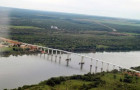 Ponte sobre o Rio Tocantins, na BR-235 liga Pedro Afonso a Tupirama 