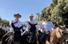 Presidente da Aleto, Amélio Cayres (MDB), durante cavalgada em Gurupi neste domingo (24) 