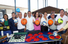  Estudantes do Colégio Estadual de Cristalândia recebem os novos materiais esportivos que serão utilizados nas atividades pedagógicas e nos jogos escolares