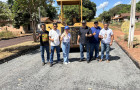 Deputado estadual Marcus Marcelo (PL) durante visita às obras de pavimentação da TO-416, em Santa Fé do Araguaia 