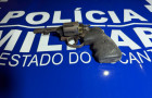 Arma de fogo foi apreendida pela Polícia Militar durante a prisão do suspeito em Araguaína.