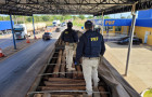 PRF apreendeu carga de madeira nativa irregular durante fiscalização na BR-153, em Araguaína.
