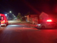 O crime foi registrado por volta das 22h, na Rua Araranguá.
