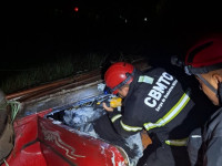 Ainda não se sabe o que teria causado o capotamento. 