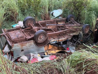 Duas pessoas morrem após furgão capotar no sul do Tocantins 