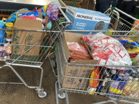 Prejuízo chega a R$ 10 mil; funcionária facilitava saída de carnes, eletrodomésticos e ovos de Páscoa em rede atacadista