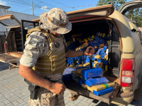 Polícia Militar apreendeu cerca de 1,3 tonelada de maconha escondida em carreta que tombou na BR-010, em Goiatins
