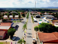 Mulher foi presa em flagrante após criança ser encontrada com sinais de agressões e negligência em Combinado.