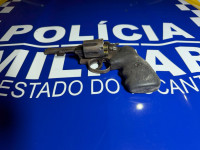 Arma de fogo foi apreendida pela Polícia Militar durante a prisão do suspeito em Araguaína.